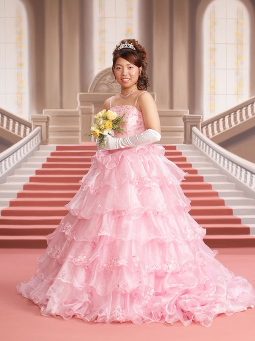 可愛いドレス姿のお嬢様 フォトスタジオ シンデレラ 埼玉県杉戸町の衣装レンタル 写真館