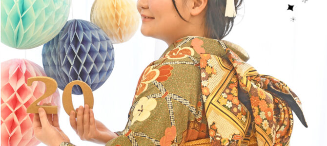 ✿梅の花がかわいらしい古典柄の振袖✿